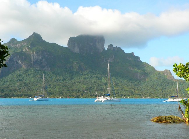 102- Le mouillage du Bloody Mary's dans la baie de Povai 